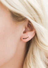 Load image into Gallery viewer, Crawler - Black - Earring
