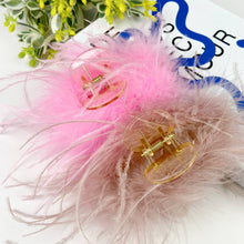 Load image into Gallery viewer, Elegant Ostrich Hair Clip
