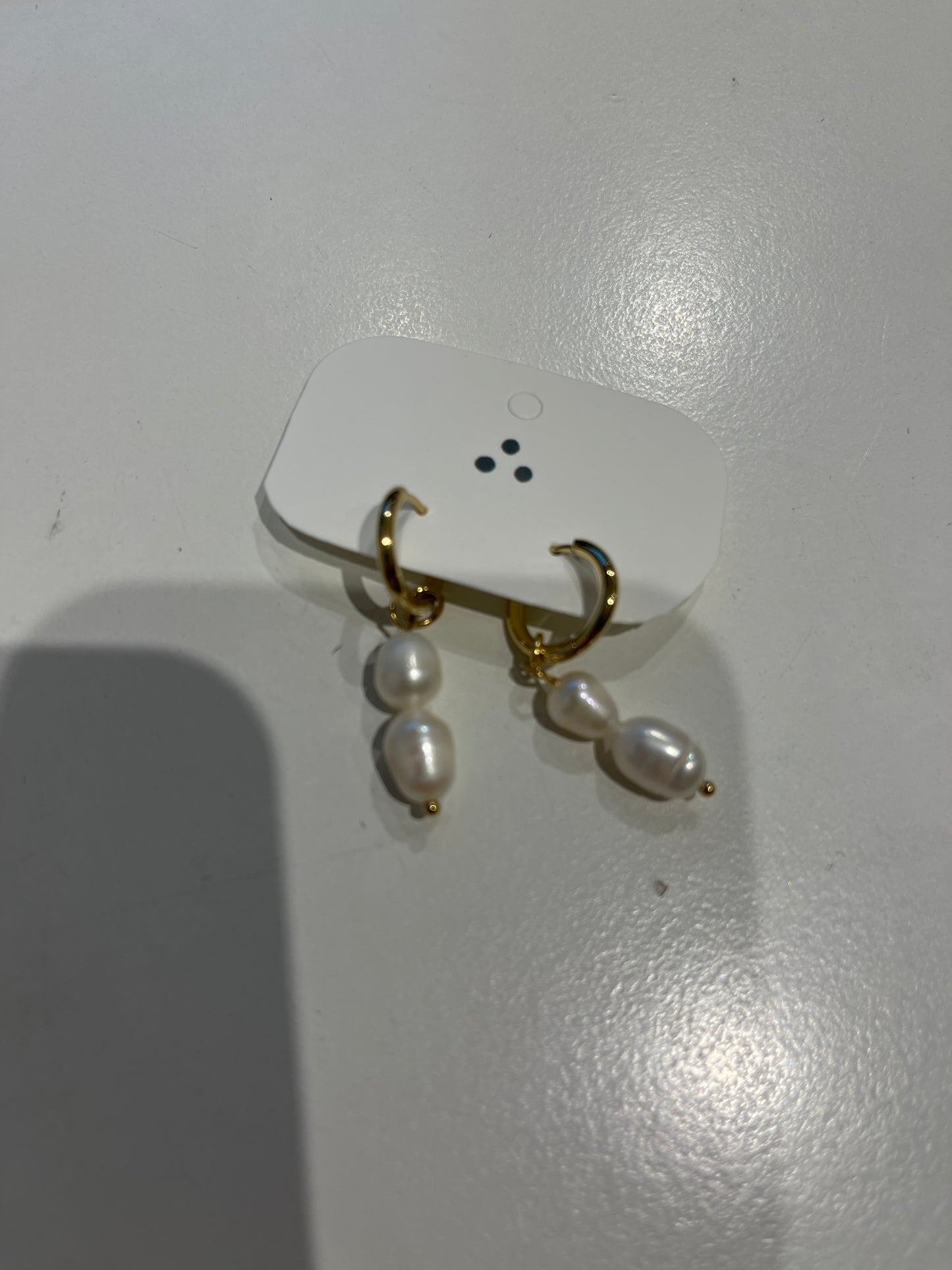 Mother of Pearl Dangle Earring