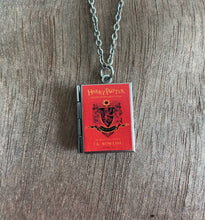 Load image into Gallery viewer, Book Locket Harry Potter - House Gryffindor
