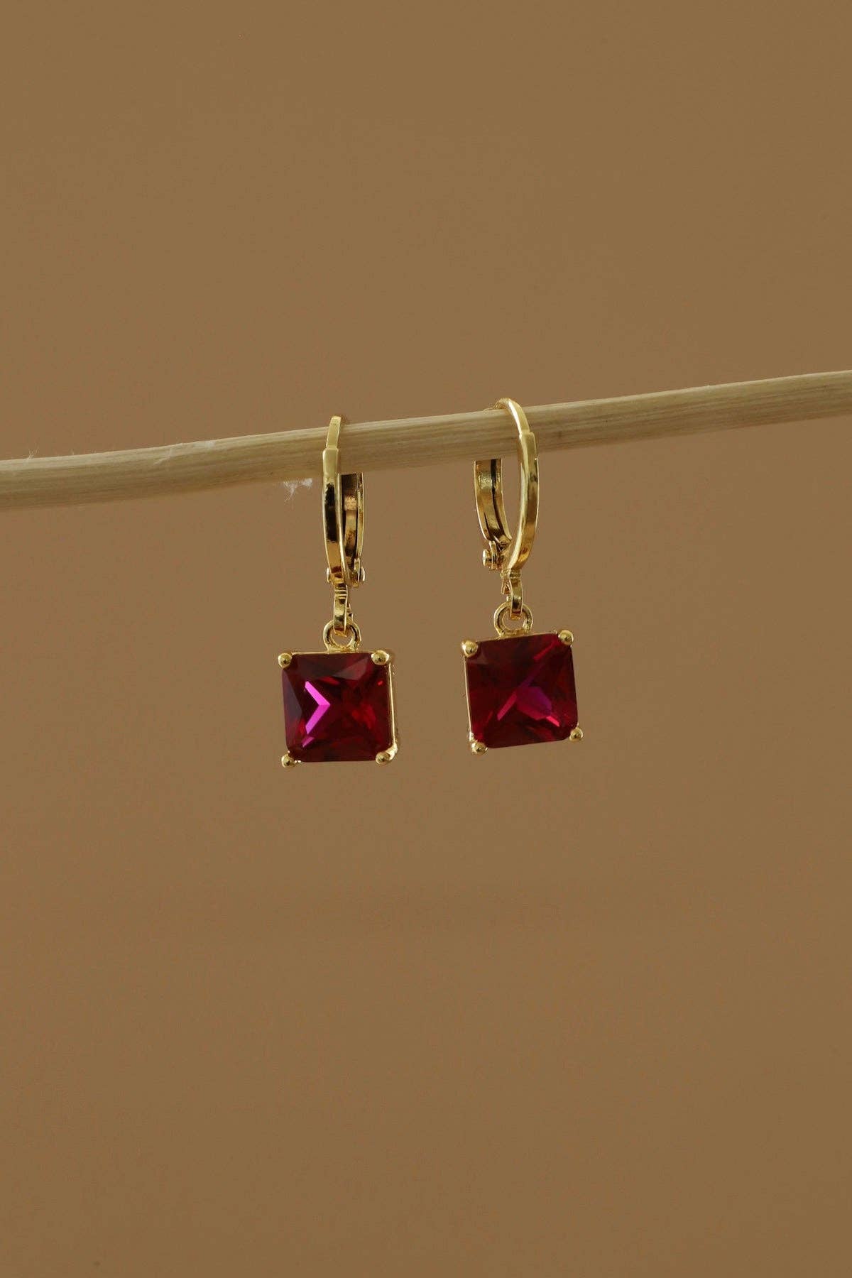 SQUARE BIRTHSTONE HUGGIES
