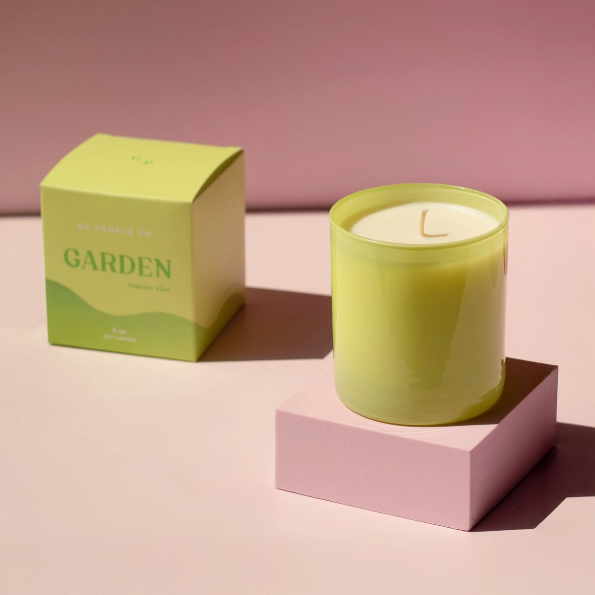 Garden 9 oz. Hue Candle (Tomato Vine)