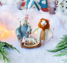 Load image into Gallery viewer, Nativity Mice Family Set
