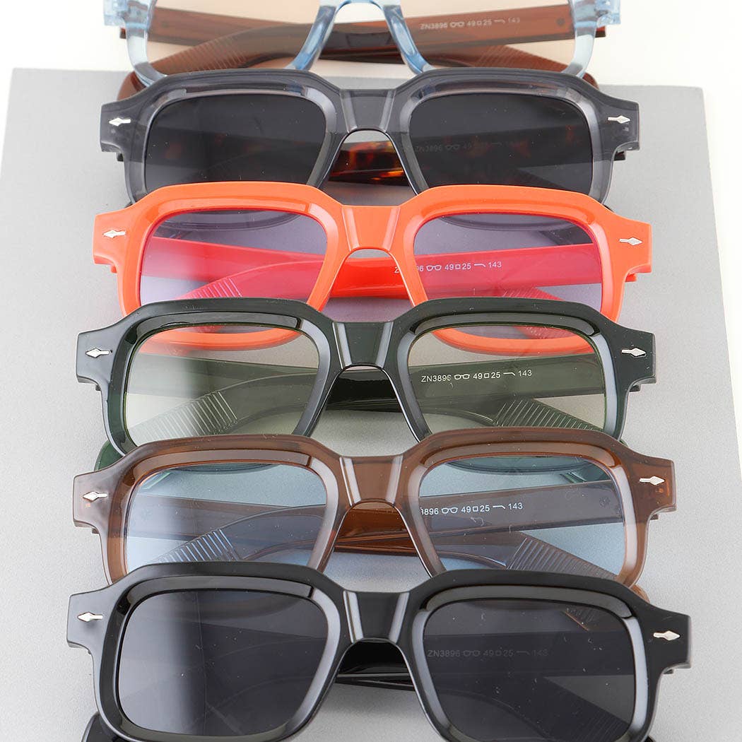 Cool Tinted Wayfarer Sunglasses