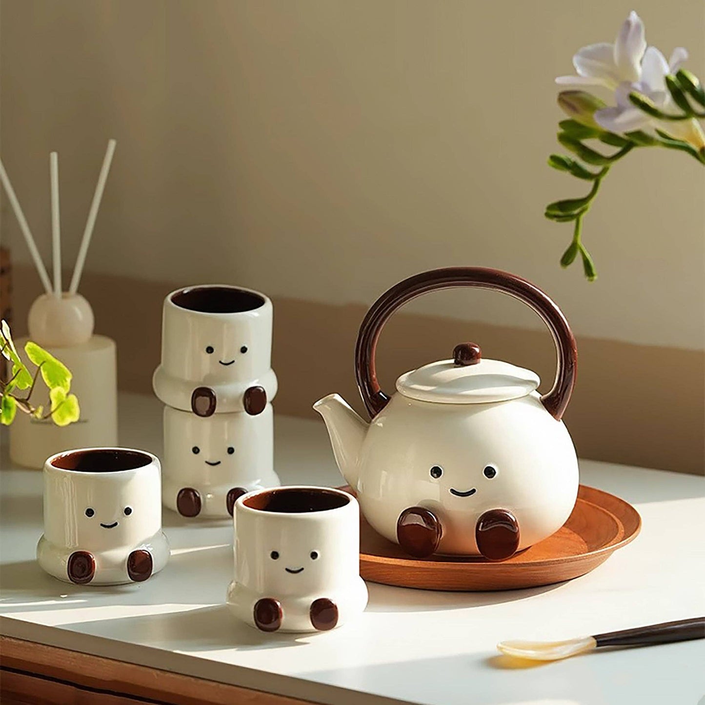 Cute smile pattern ceramic tea set