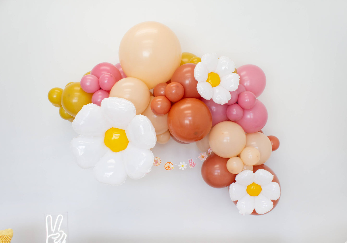Groovy Daisy Flower Foil Balloon (28 Inches)