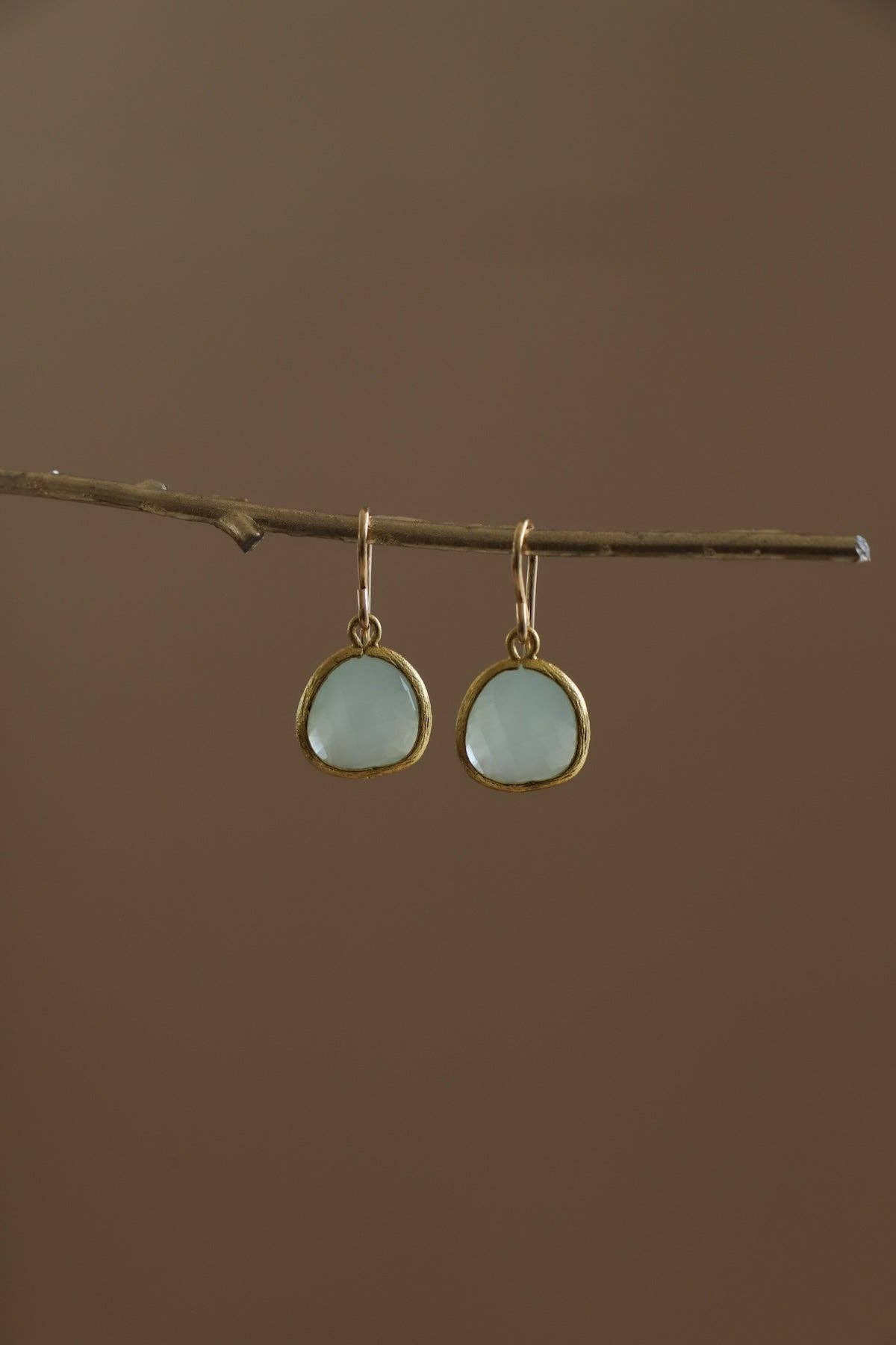 MEDIUM ALICE BLUE BEZEL EARRINGS