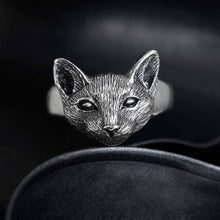 Load image into Gallery viewer, Sterling Silver Detailed Cat Face Ring
