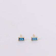 Load image into Gallery viewer, Baguette - Sapphire - Earring
