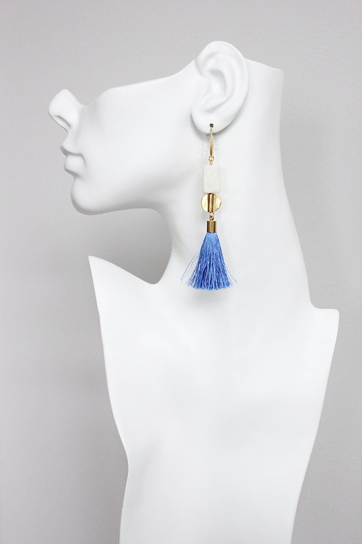 GNDE114E white and blue tassel earrings
