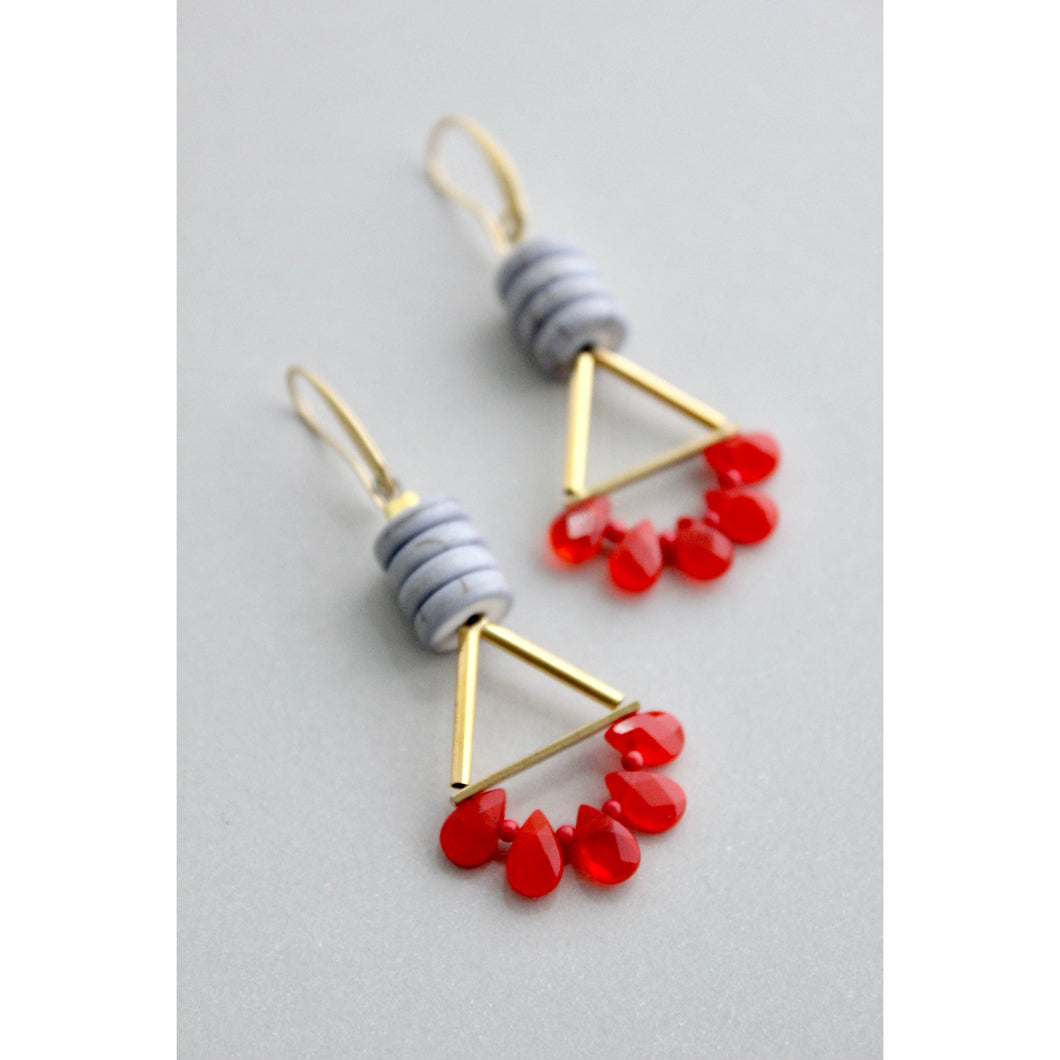 GNDE61 gray and red earrings