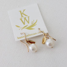 Load image into Gallery viewer, KAITLIN PEARL EARRINGS
