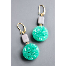 Load image into Gallery viewer, HYLE37 Vintage green glass earrings
