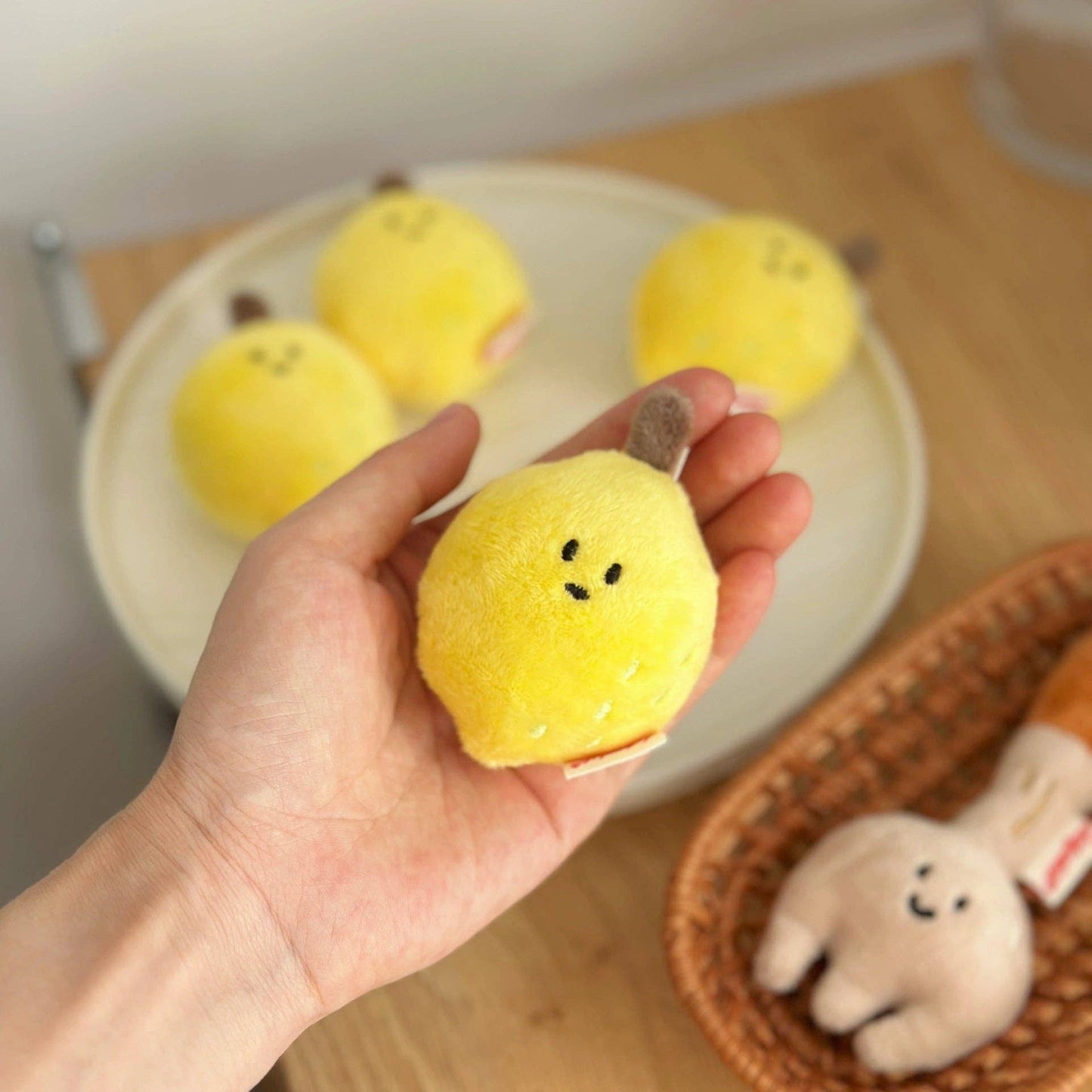 Daily White | Lemon Bag Charm