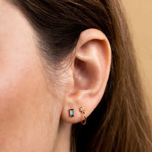 Load image into Gallery viewer, Baguette - Sapphire - Earring
