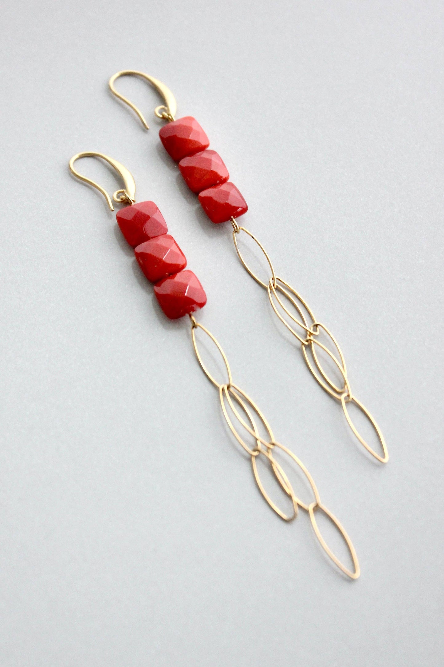 GNDE123E red fringe earrings