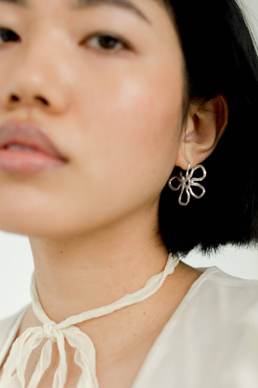 Flora Medium Hoops