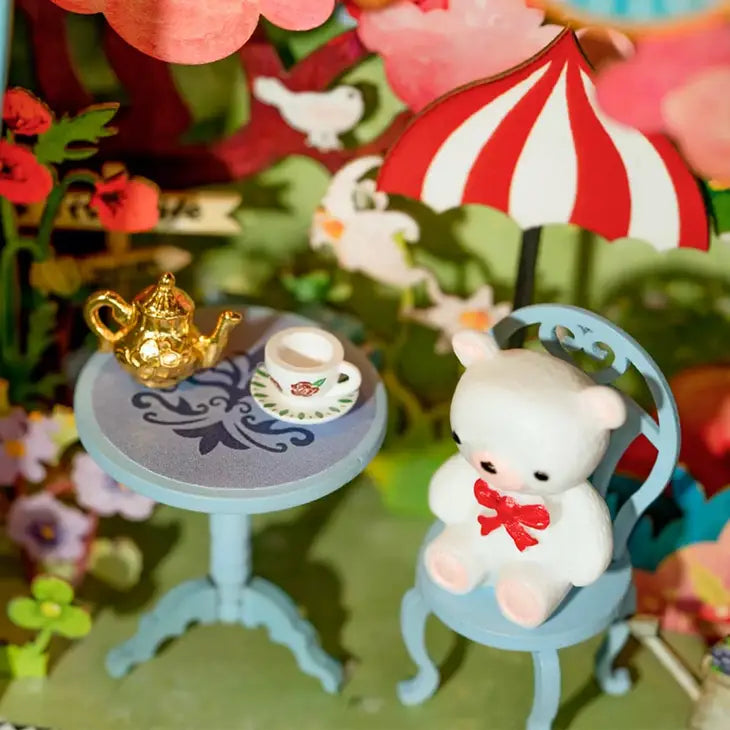 Diy Miniature House (Theater Box) Kit: Bear's Sweetie