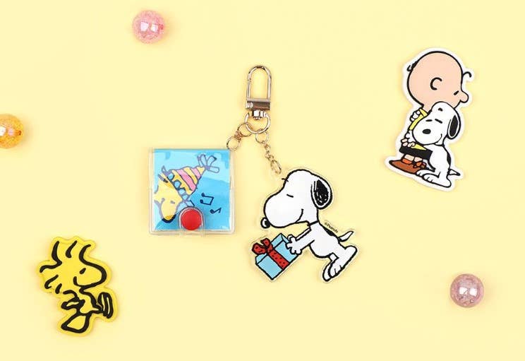 Peanuts Snoopy acrylic charm keychain ring with Mini Memo