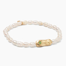 Load image into Gallery viewer, Pearl Affirmation Bracelet - Luck/Gold
