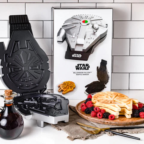 STAR WARS DELUXE MILLENNIUM FALCON WAFFLE MAKER