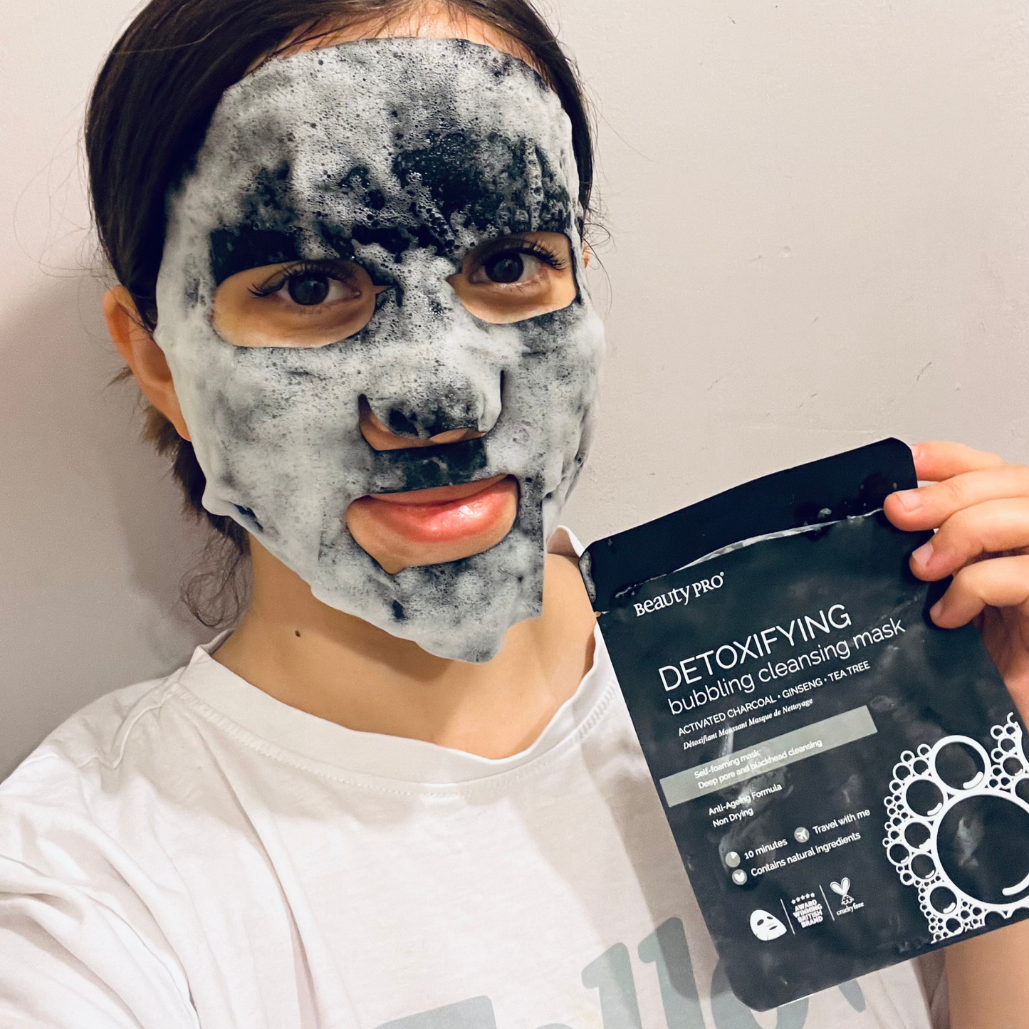 DETOXIFYING Bubbling Cleansing Charcoal Sheet Mask - Vegan