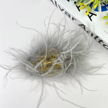 Load image into Gallery viewer, Elegant Ostrich Hair Clip
