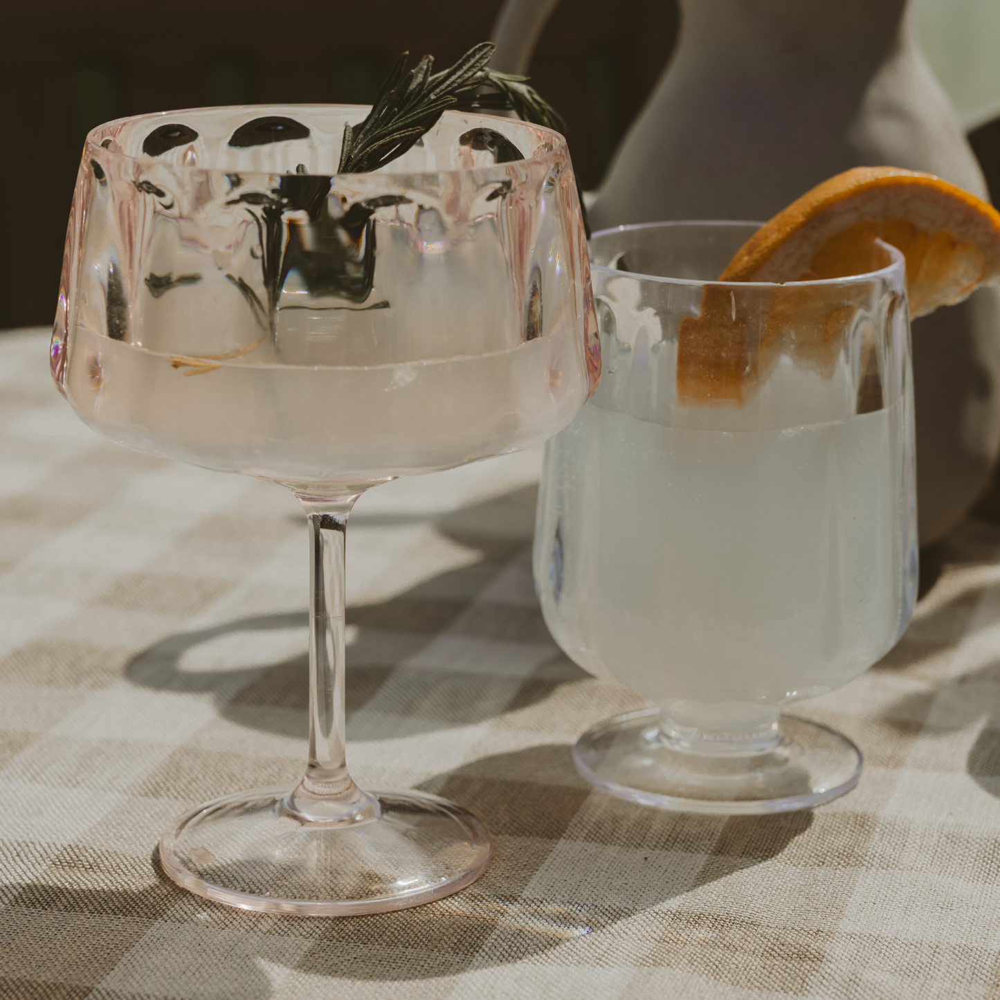 *NEW* Cocktail Goblet Glass - Home Decor & Drinkware