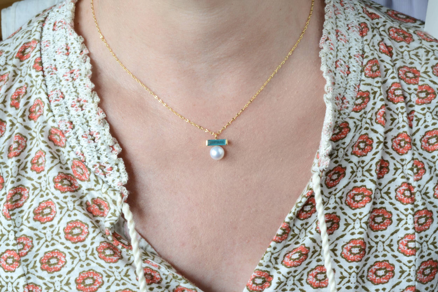 Jade and pearl pendant on fancy chain