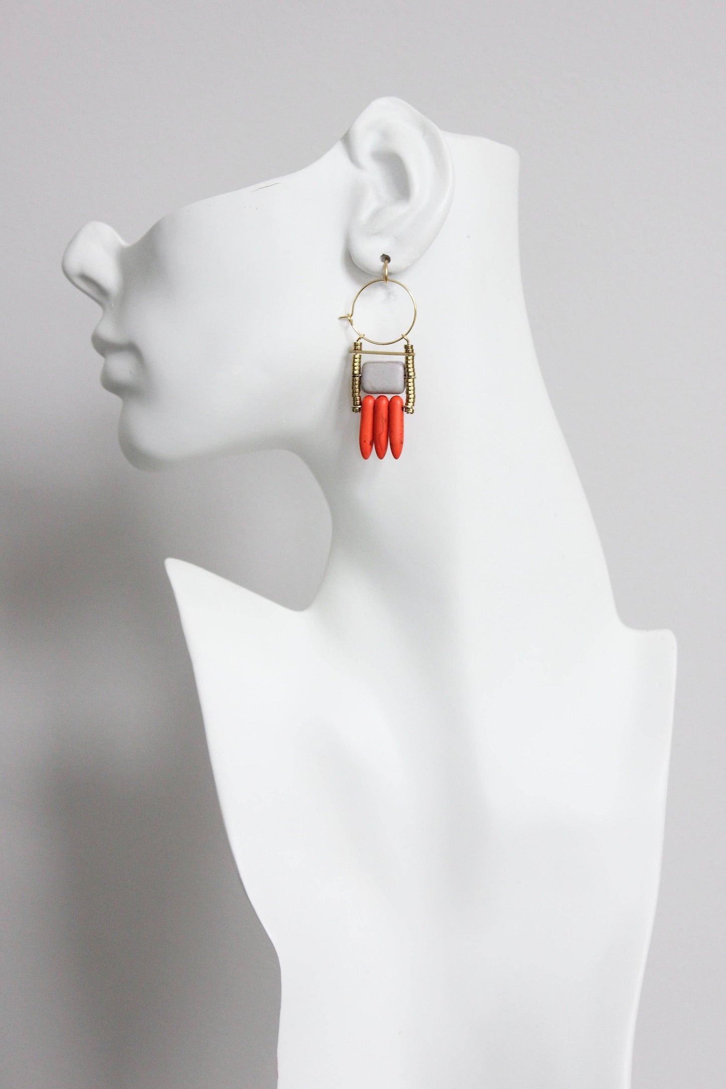 GNDE42 red and  gray hoop earrings