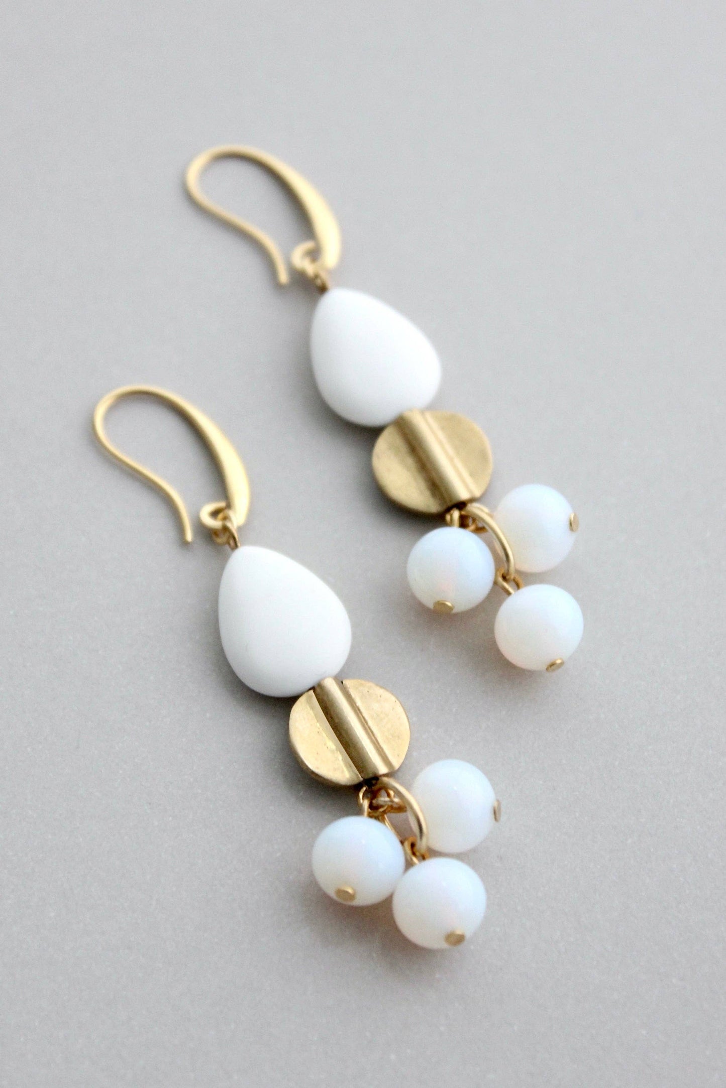 White and opal Dangling earrings
