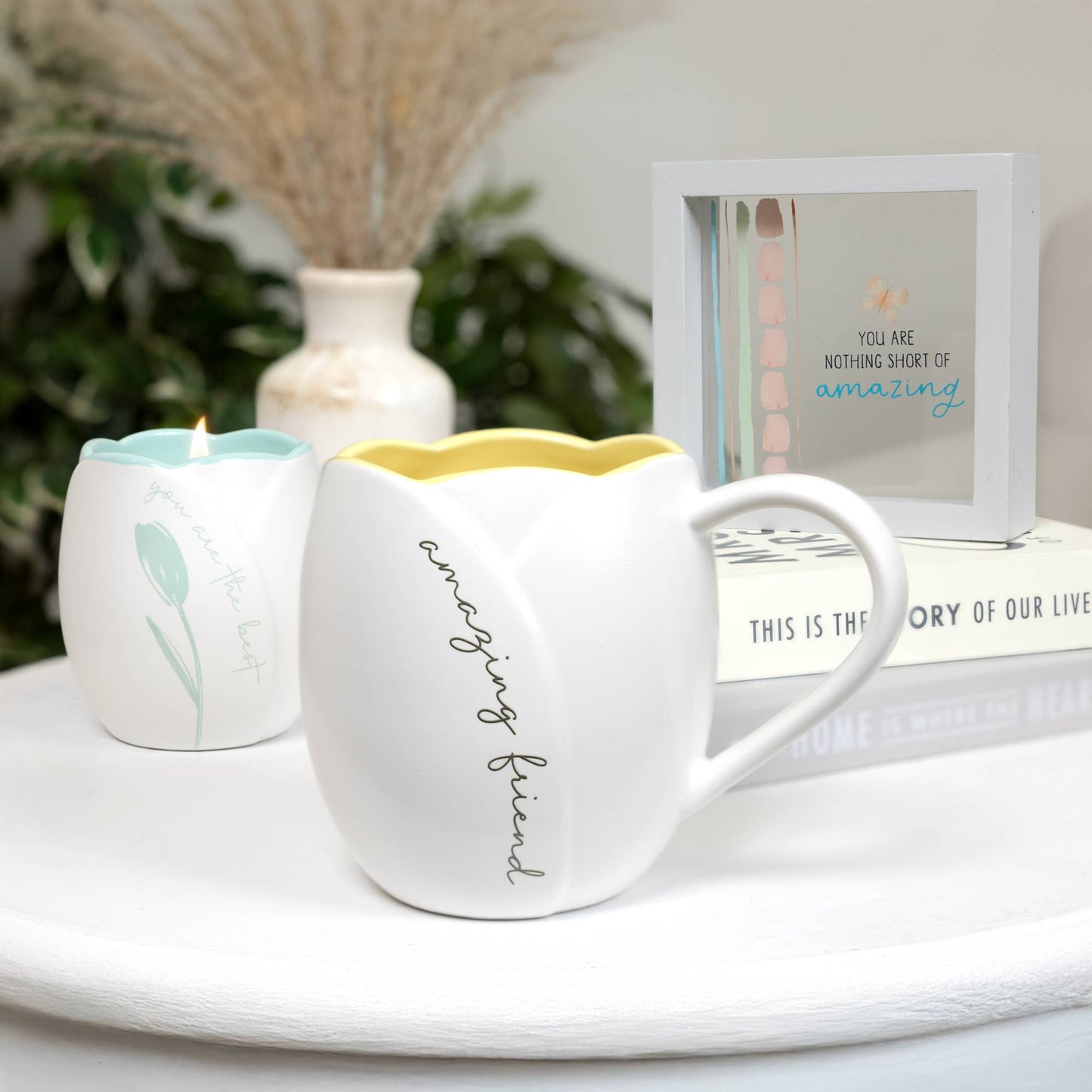 Amazing Friend - 20 oz Mug