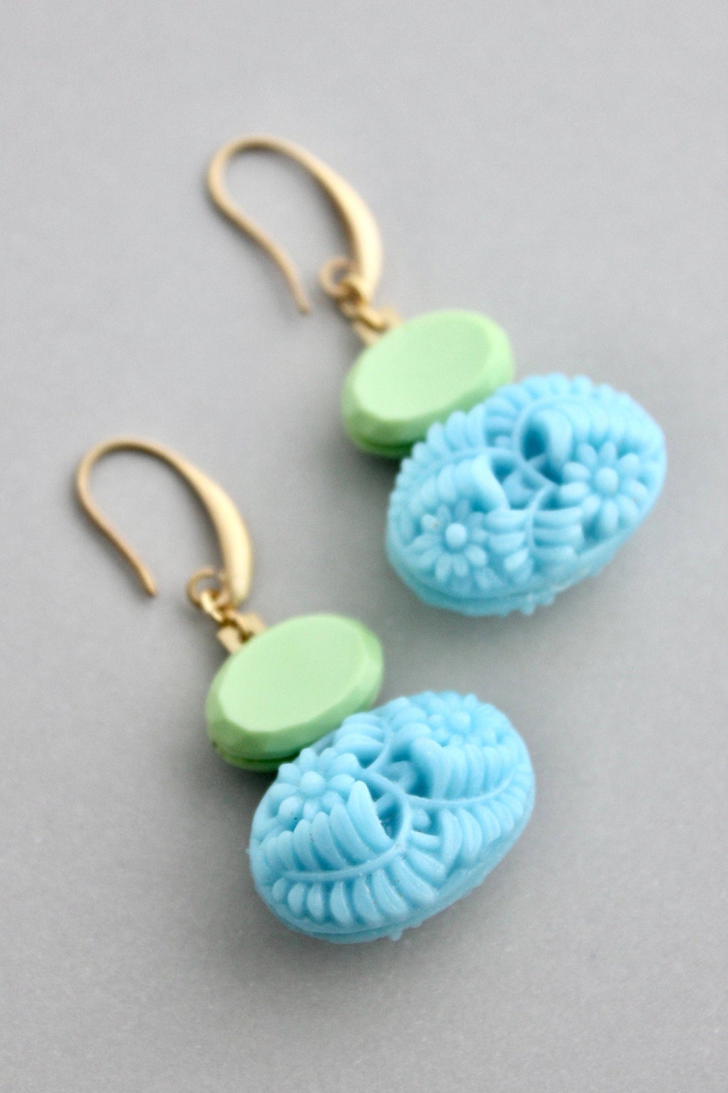 GNDE37 vintage blue and mint glass hook earrings