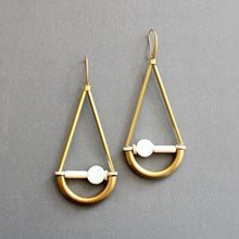 Load image into Gallery viewer, ISLE51 White geometric earrings
