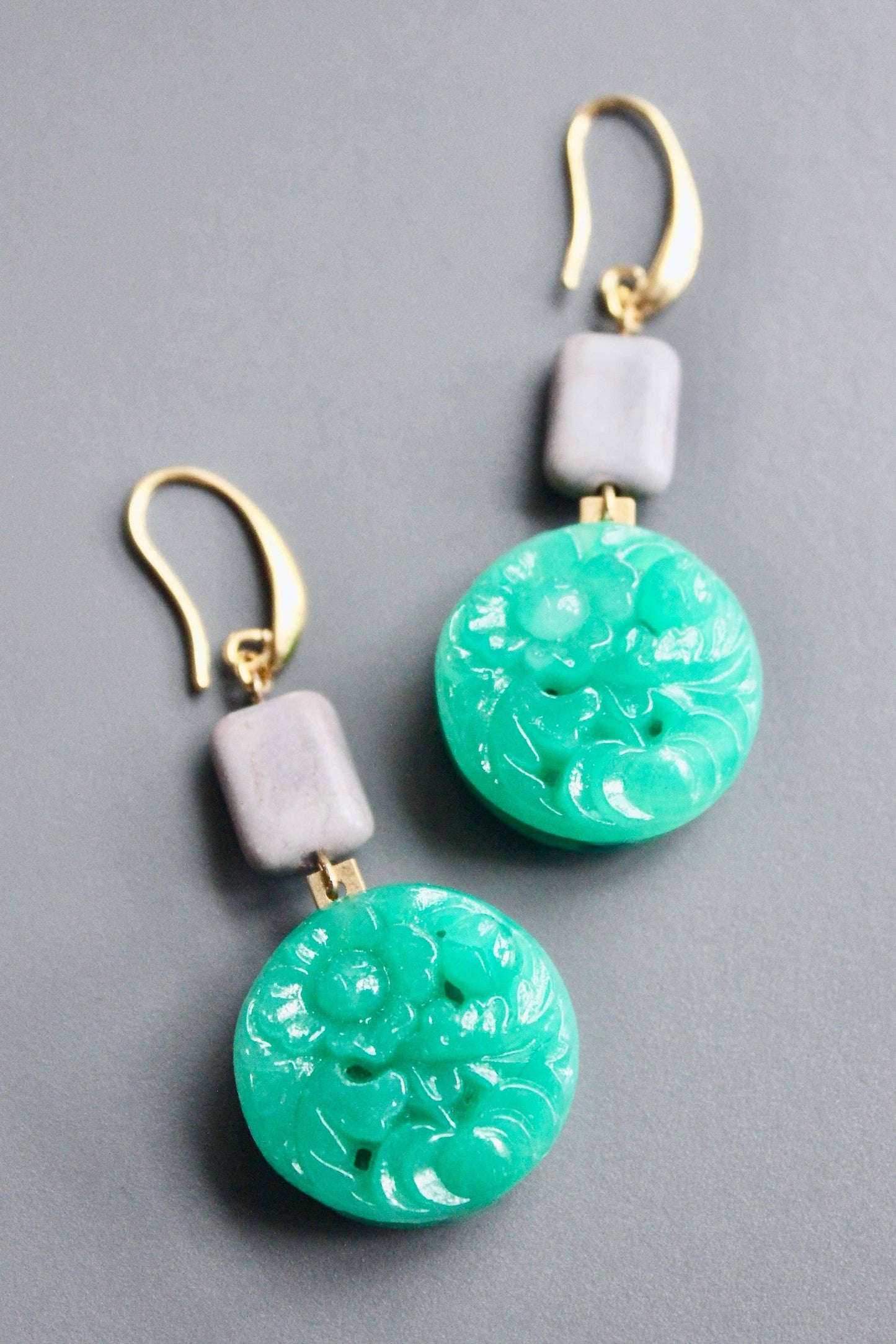 HYLE37 Vintage green glass earrings