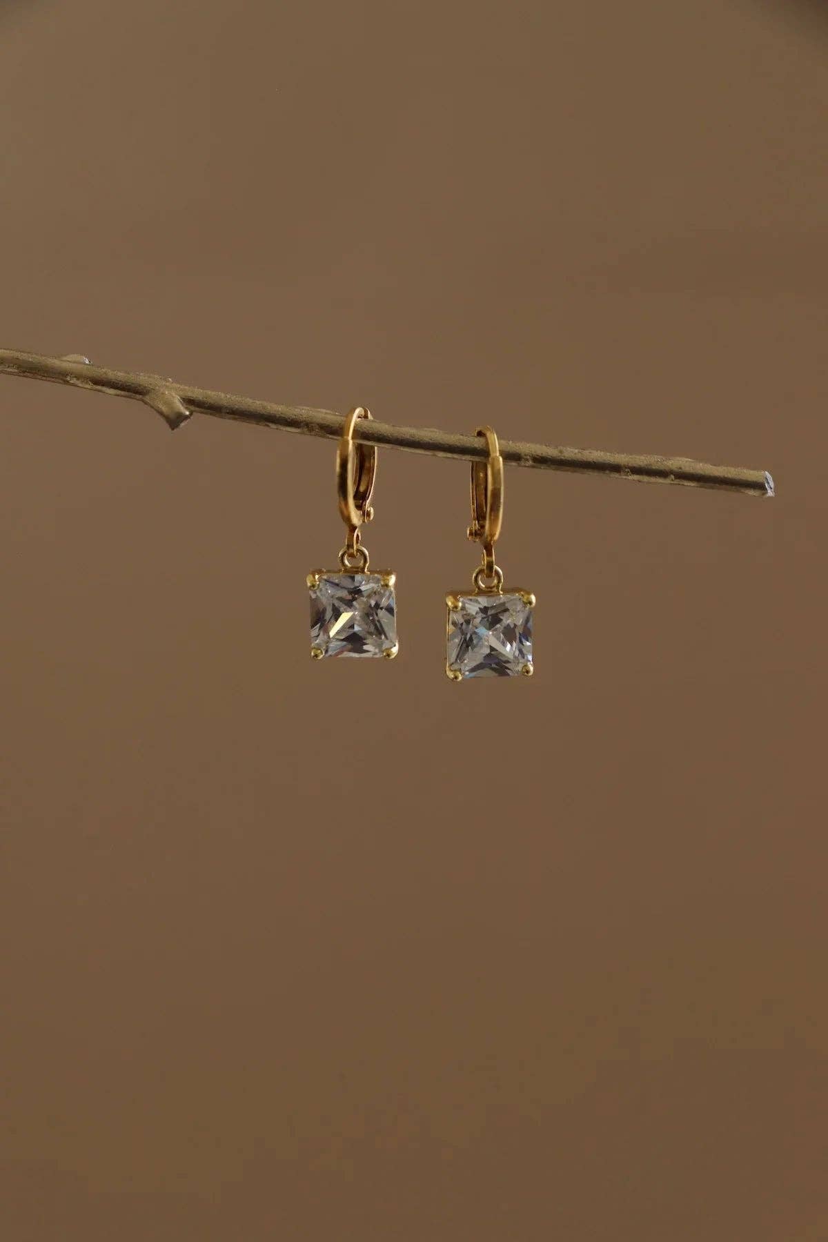 SQUARE BIRTHSTONE HUGGIES
