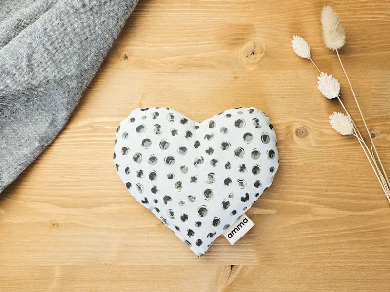 Heart comfort compress for babies in printed cotton