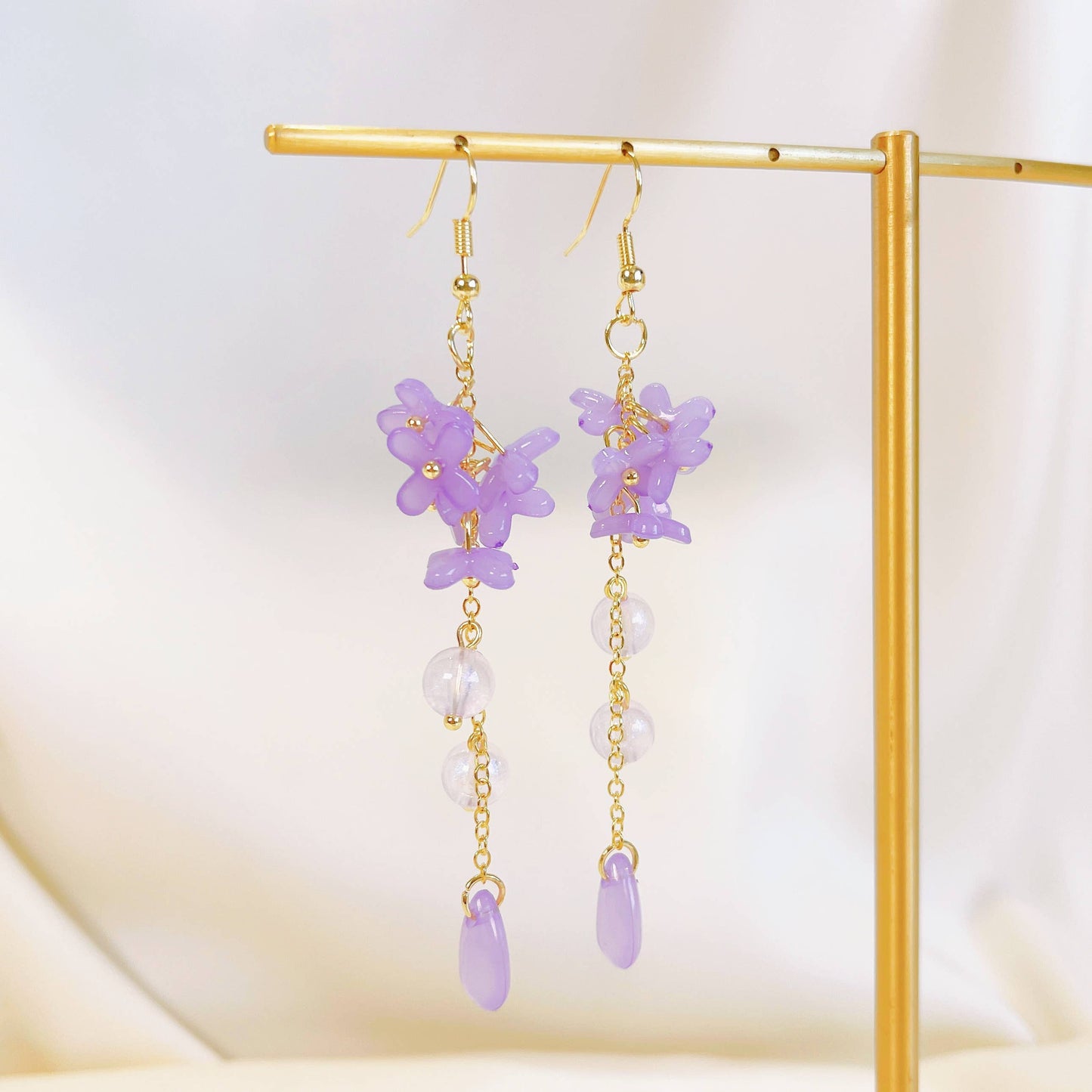 E195 purple lily flower long dangle beads earrings
