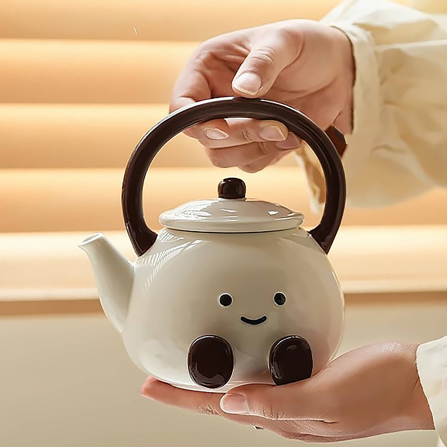 Cute smile pattern ceramic tea set