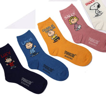Load image into Gallery viewer, Peanuts Snoopy and friends characters Solid Crew Socks
