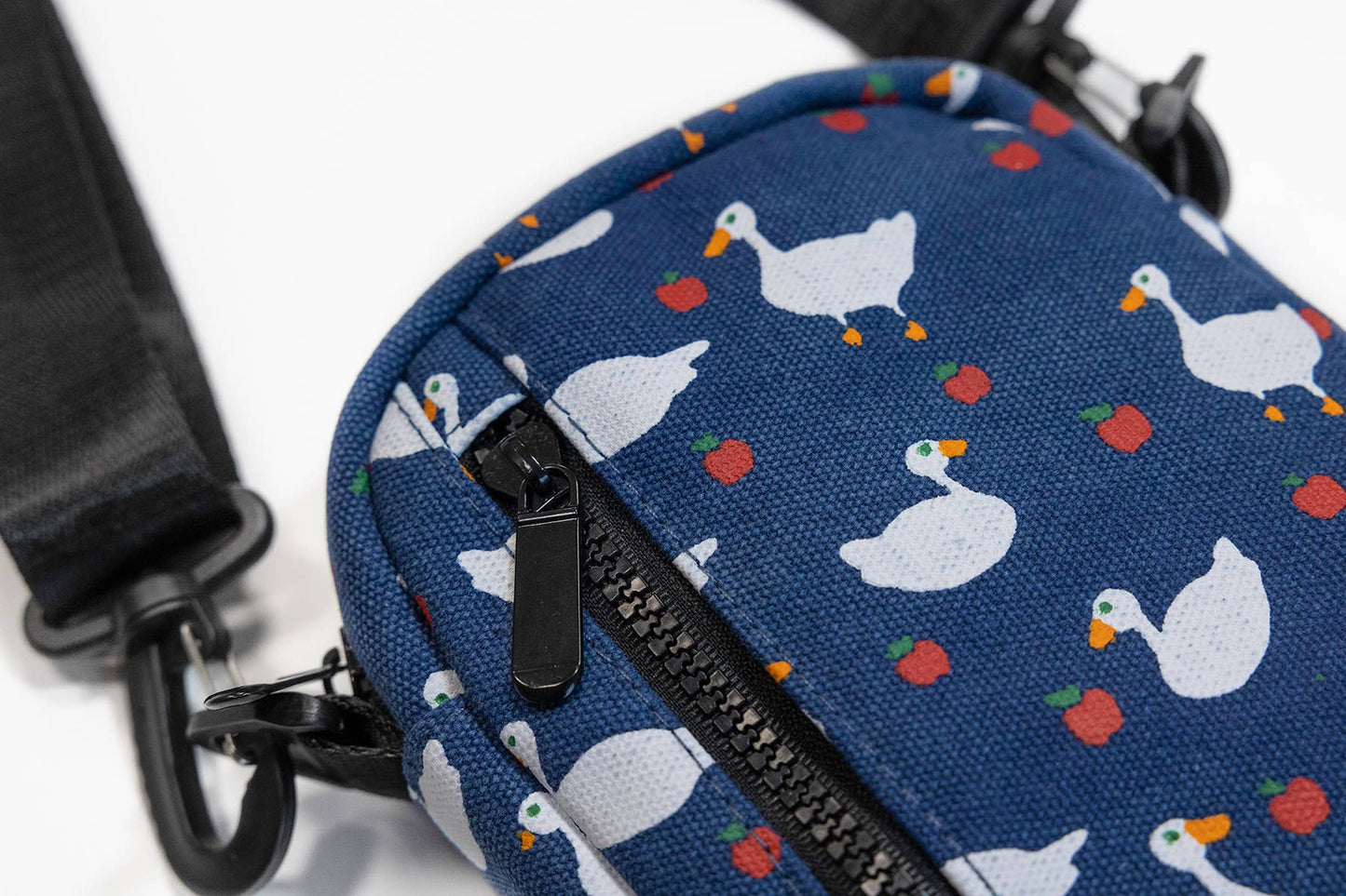 Crossbody Bag - Cottage Goose