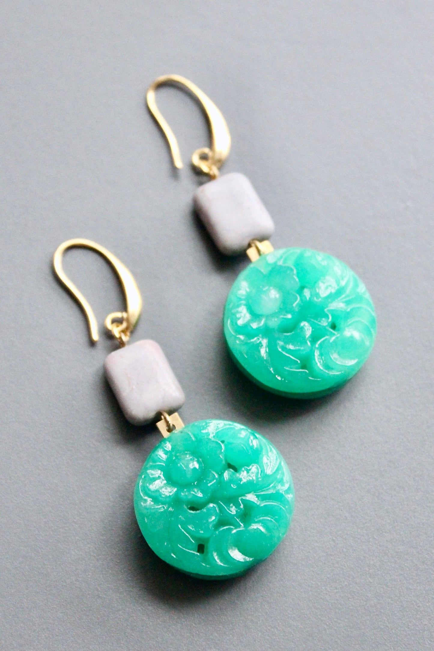HYLE37 Vintage green glass earrings