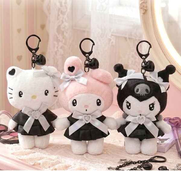 New Limited- Sanrio Black Heart Ribbon Plush Keyring