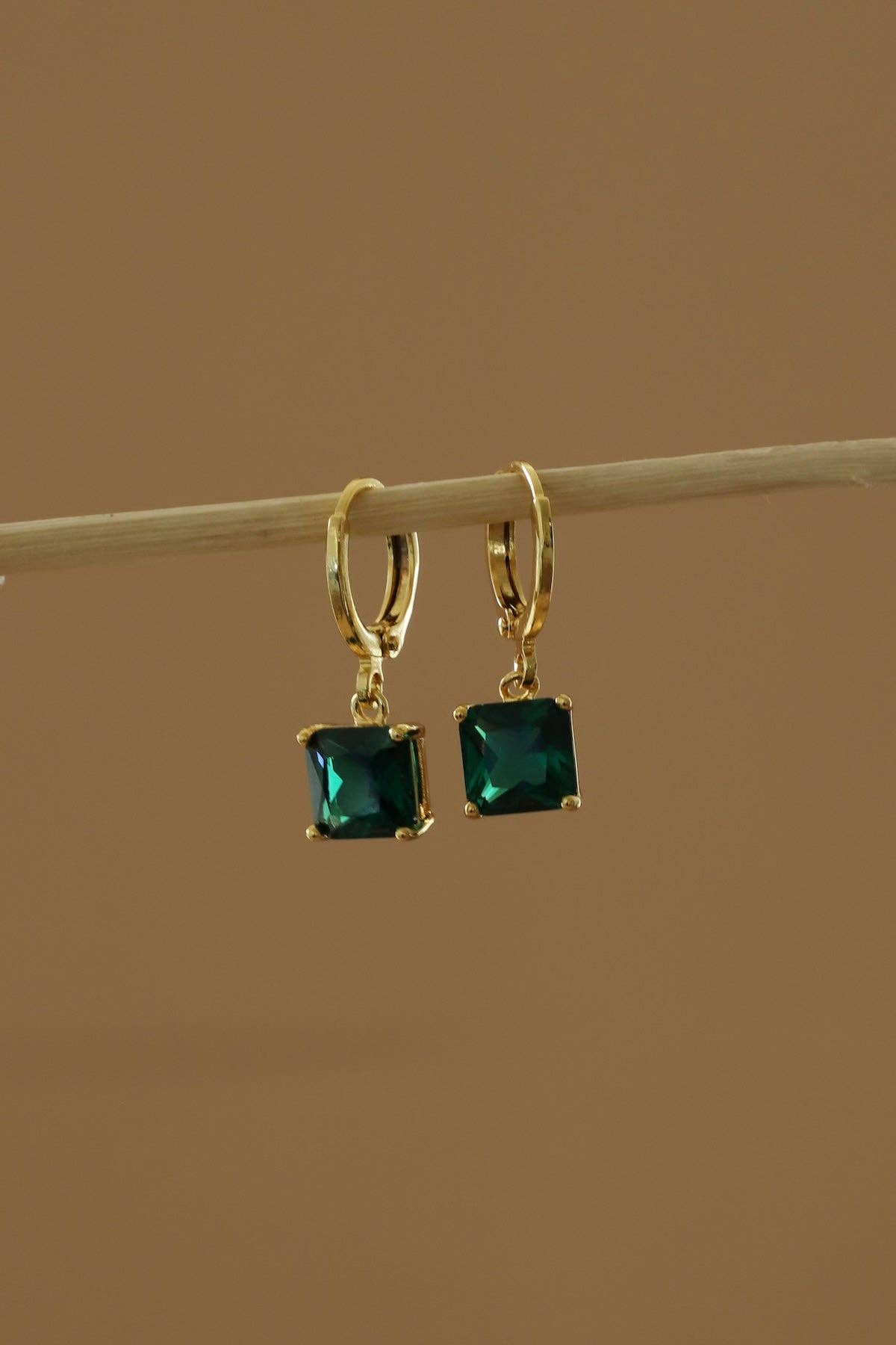 SQUARE BIRTHSTONE HUGGIES