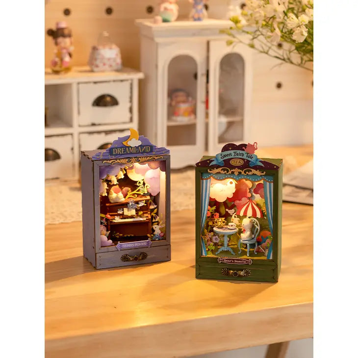 Diy Miniature House (Theater Box) Kit: Bear's Sweetie