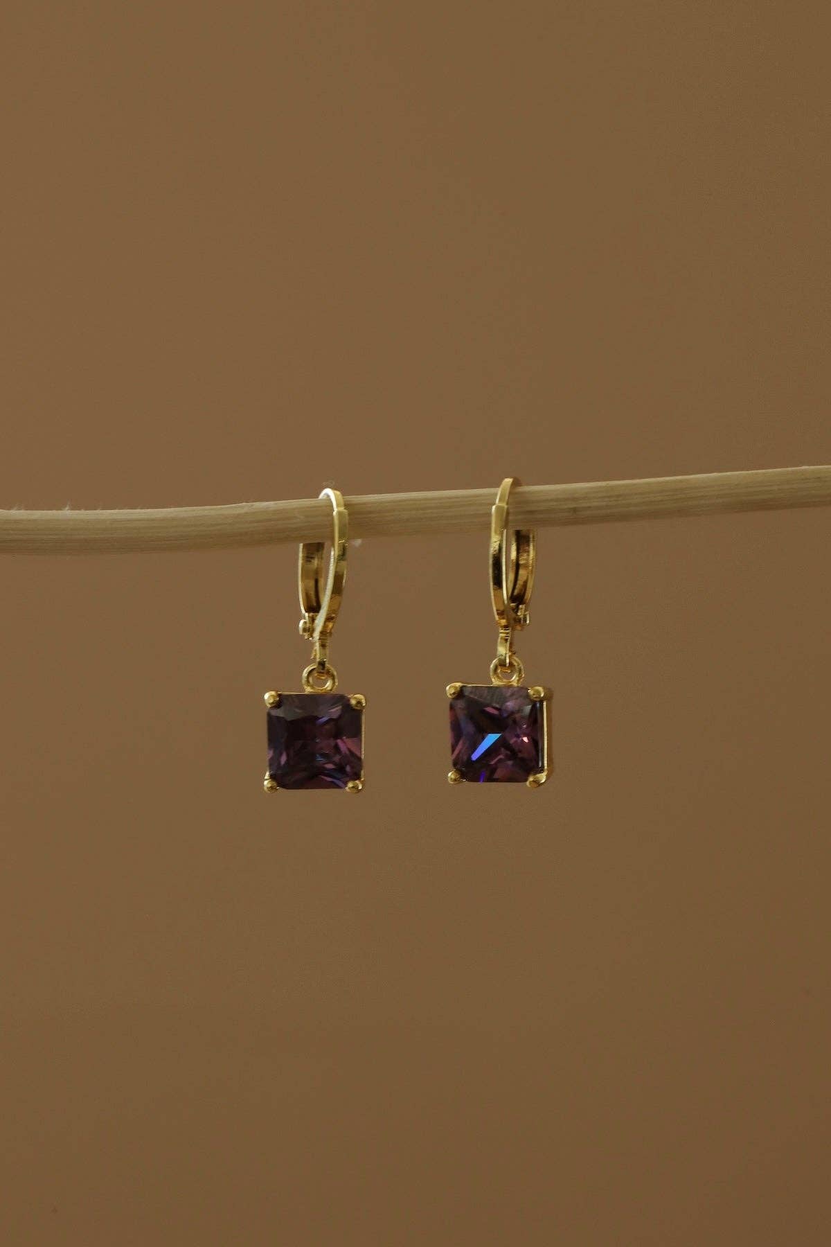 SQUARE BIRTHSTONE HUGGIES