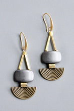 Load image into Gallery viewer, HYLE42 Artdeco Hematite earrings
