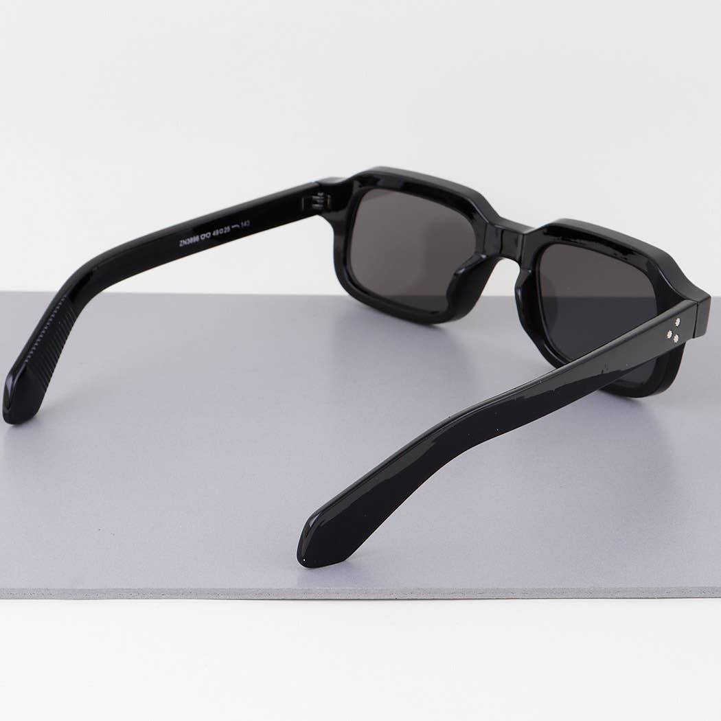 Cool Tinted Wayfarer Sunglasses