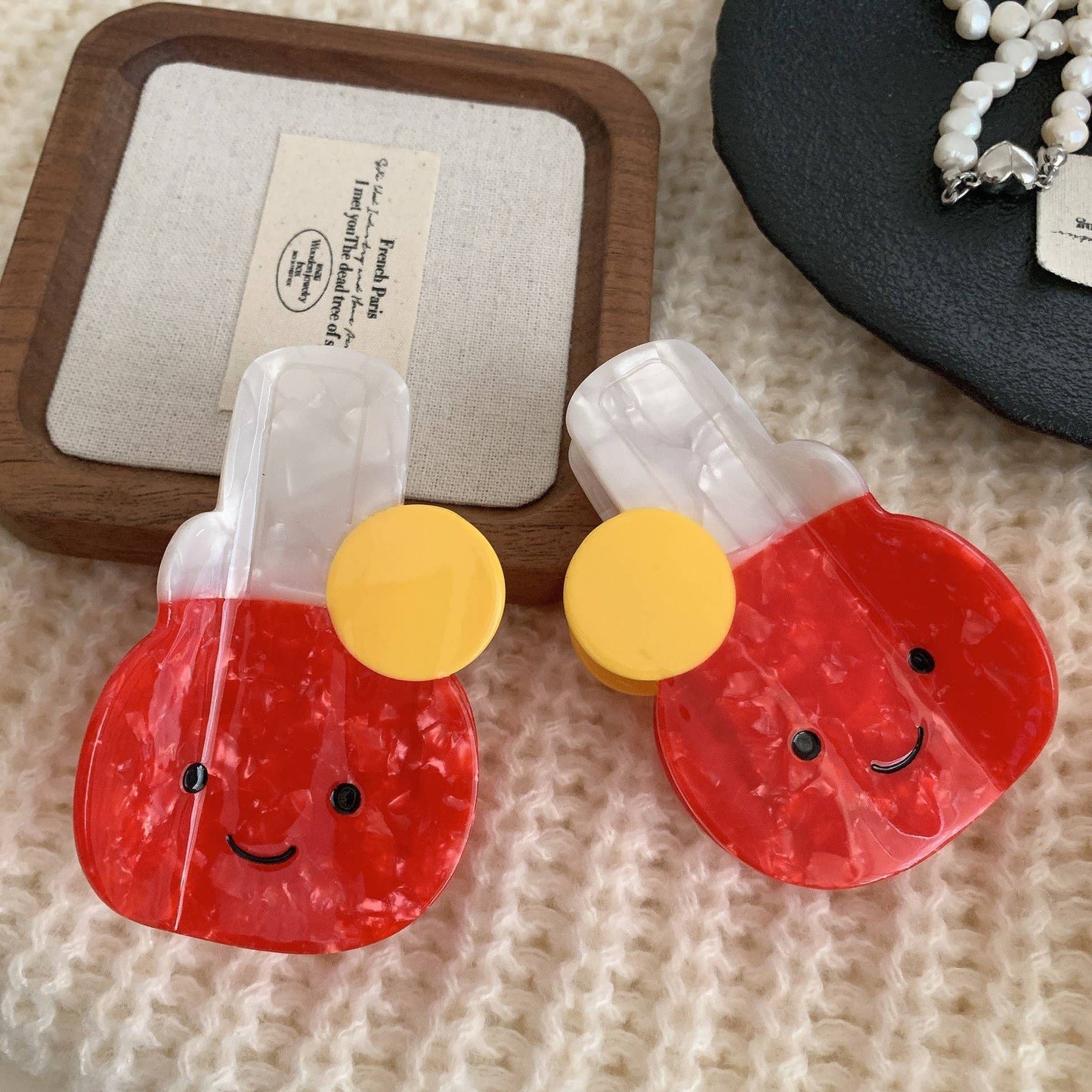 Cute Table Tennis Hair Claw, Sports-Inspired Hair Accessory