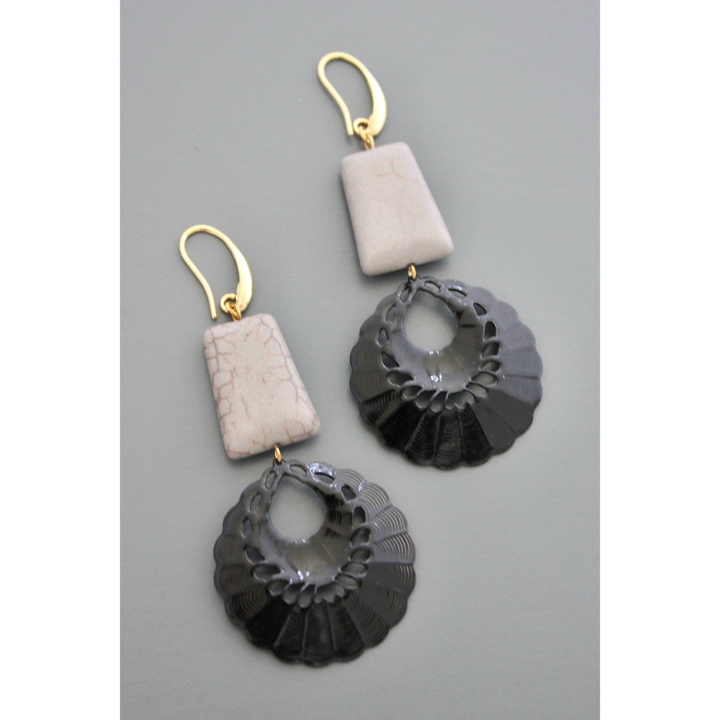 FERE98 Black and gray earrings